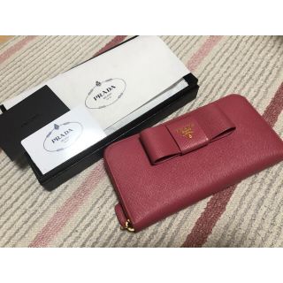 プラダ(PRADA)の♡くりマロ♡様専用　プラダ　リボン財布(財布)