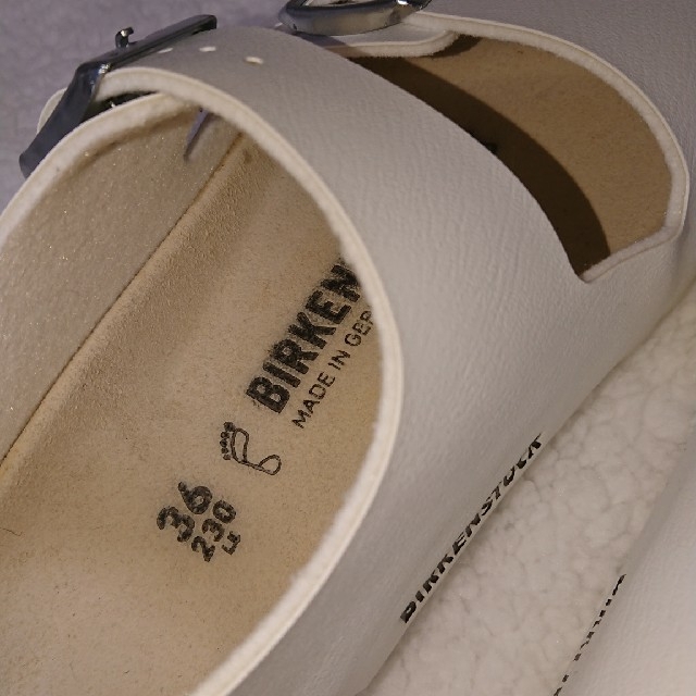 BIRKENSTOCK(ビルケンシュトック)のビルケンシュトック サンダル 白 レディース レディースの靴/シューズ(サンダル)の商品写真