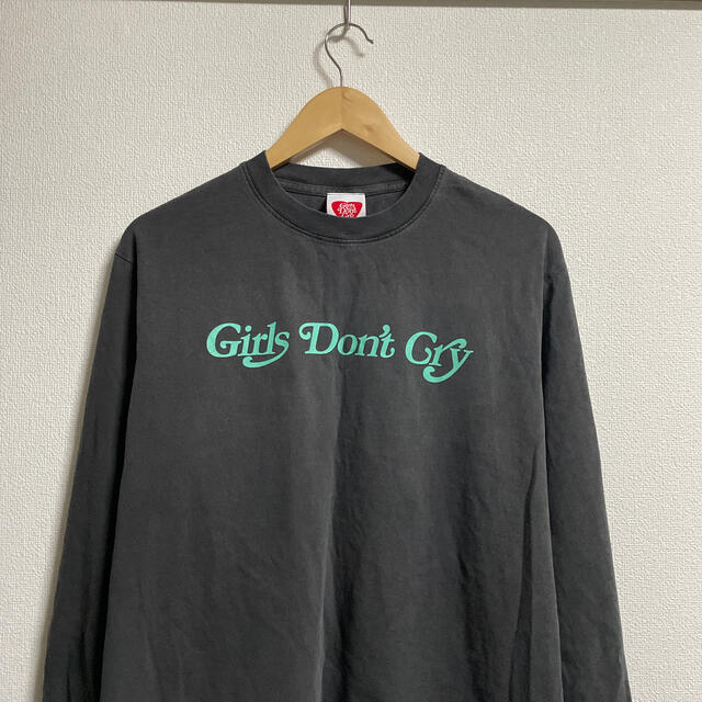 girls don’t cry needles crewneck M