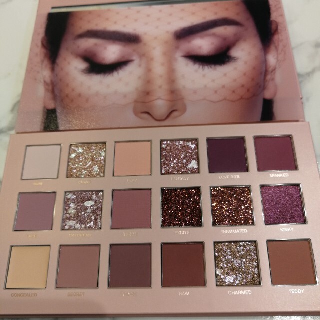 HUDA BEAUTY アイシャドウ パレット 未使用 HUDA BEAUTY アイシャドウ パレット 未使用