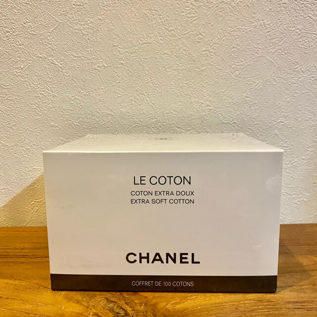 CHANEL(シャネル)のCHANEL LE COTON シャネル ロゴ入りオーガニックコットン100枚入 コスメ/美容のメイク道具/ケアグッズ(コットン)の商品写真