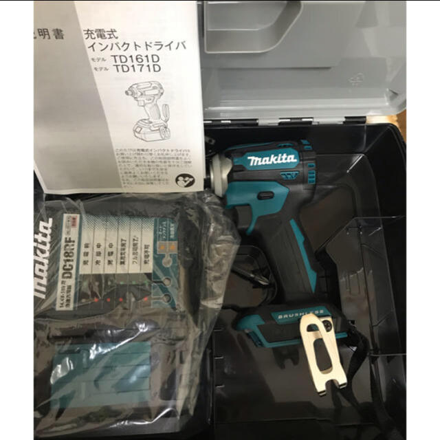 Makita(マキタ)のマキタ　インパクトドライバー　TD171D ブルー　新品未使用品！ 自動車/バイクのバイク(工具)の商品写真