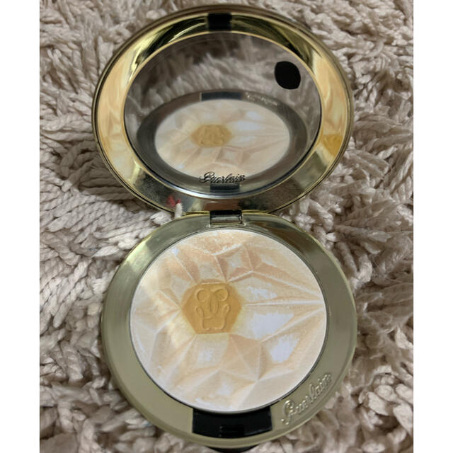 GUERLAIN(ゲラン)のゲラン☆限定品☆フェイスパウダー コスメ/美容のベースメイク/化粧品(フェイスパウダー)の商品写真