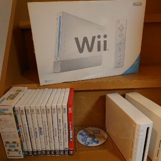 ウィー(Wii)の専用 ソフト12枚のみです(家庭用ゲーム機本体)