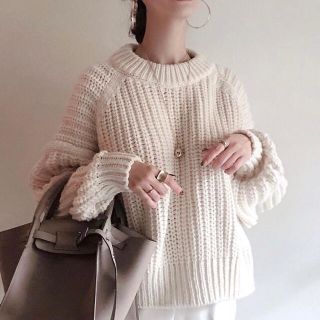 エイチアンドエム(H&M)の今期新品タグ付き♡H&M チャンキーニット　リブニットラウンドネックセーター(ニット/セーター)