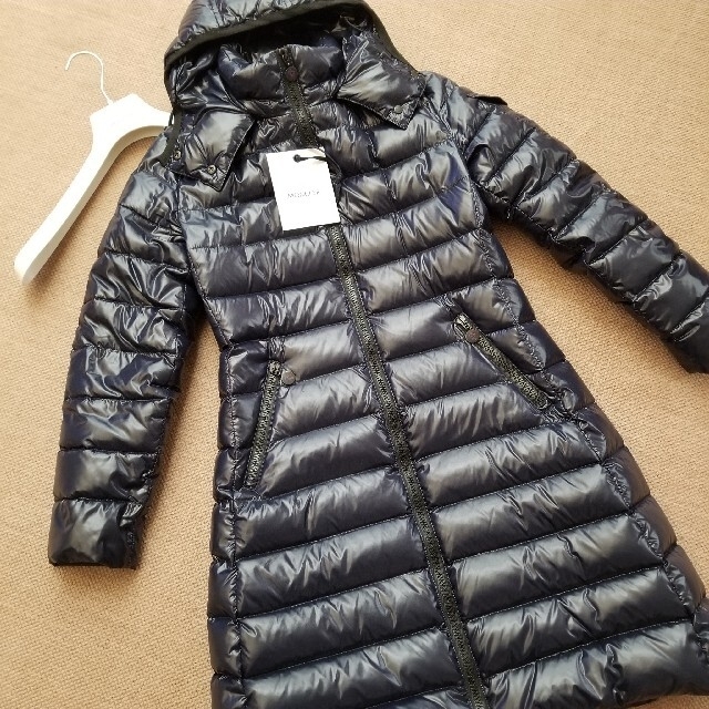 可愛いクリスマスツリーやギフトが！ MONCLER MONCLER モンクレール