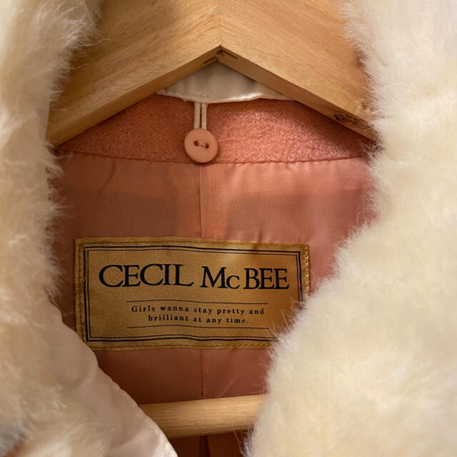 CECIL McBEE(セシルマクビー)のセシルマクビー CECILMcBEE/2way コート ピンク ファーコート レディースのジャケット/アウター(毛皮/ファーコート)の商品写真