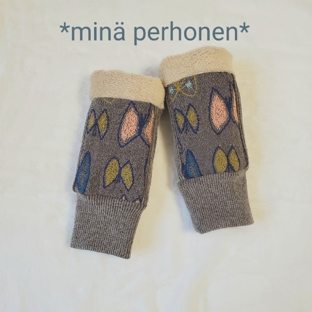 mina perhonen(ミナペルホネン)のハンドウォーマー ミナペルホネン  skyflower 手袋 ハンドメイド レディースのファッション小物(手袋)の商品写真
