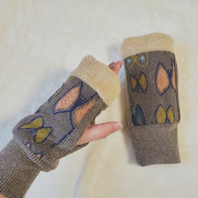 mina perhonen(ミナペルホネン)のハンドウォーマー ミナペルホネン  skyflower 手袋 ハンドメイド レディースのファッション小物(手袋)の商品写真