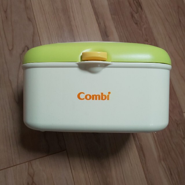 combi(コンビ)のコンビ おしりふきウォーマー おまけつき キッズ/ベビー/マタニティのおむつ/トイレ用品(ベビーおしりふき)の商品写真