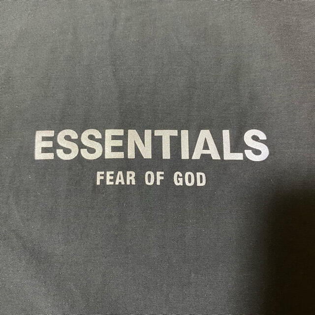 FEAR OF GOD(フィアオブゴッド)のFEAR OF GOD ESSENTIALS トラック　ナイロン　パンツ メンズのパンツ(その他)の商品写真
