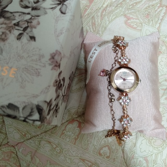 L'EST ROSE(レストローズ)のL'EST ROSE ブレスレットウォッチ　腕時計 レディースのファッション小物(腕時計)の商品写真