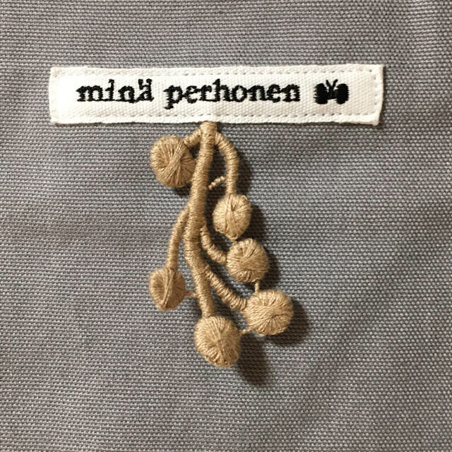 mina perhonen(ミナペルホネン)の未使用　ミナペルホネン  ショップバッグ　小サイズ レディースのバッグ(トートバッグ)の商品写真