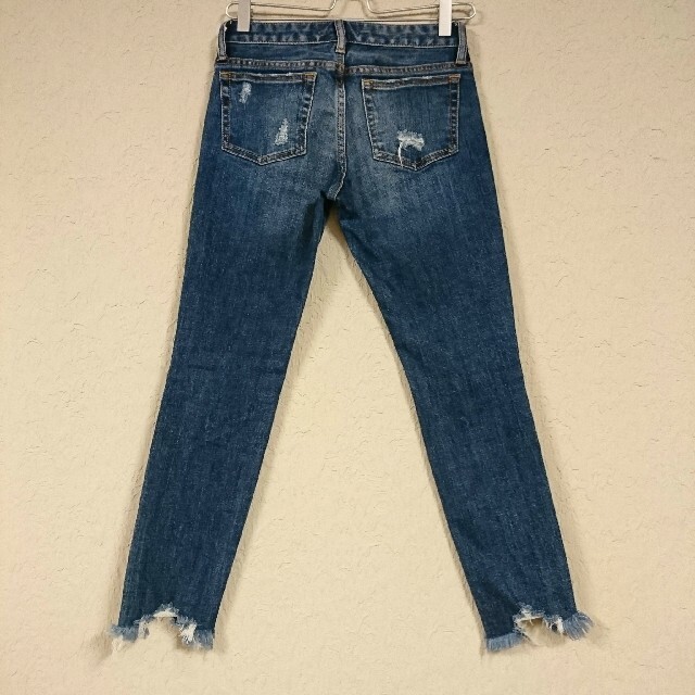 moussy(マウジー)のMOUSSY cutoff damage denim 25 レディースのパンツ(デニム/ジーンズ)の商品写真