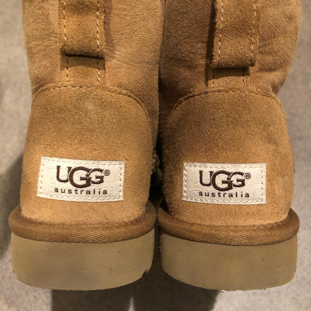 UGG(アグ)の正規品　UGG クラシックミニ　チェスナット　ムートン　24cm レディースの靴/シューズ(ブーツ)の商品写真