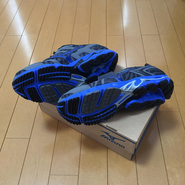 MIZUNO(ミズノ)のミズノ ランニングシューズ ウエーブマーキュリー 2 ワイド 27.0cm スポーツ/アウトドアのランニング(シューズ)の商品写真