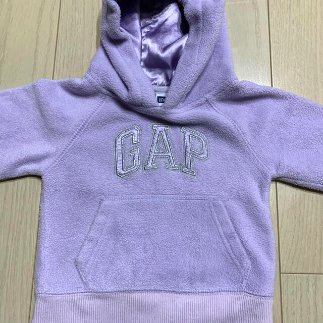 babyGAP(ベビーギャップ)の◆babyGAP フリースパーカー◆90cm キッズ/ベビー/マタニティのキッズ服女の子用(90cm~)(Tシャツ/カットソー)の商品写真