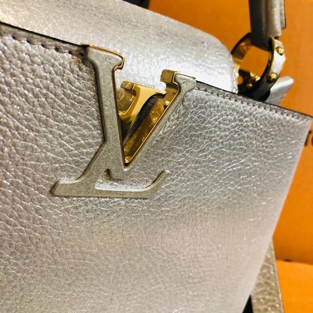 LOUIS VUITTON(ルイヴィトン)のLOUIS VUITTON 極美品 カプシーヌBB 正規品 レディースのバッグ(ショルダーバッグ)の商品写真