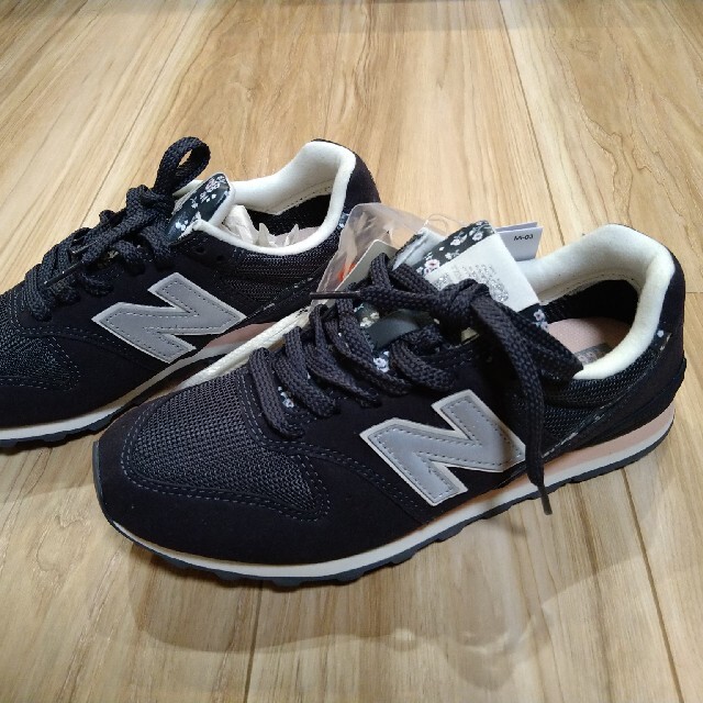 New Balance(ニューバランス)のnewbalance × earth WL996  24cm　未使用 レディースの靴/シューズ(スニーカー)の商品写真