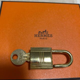 エルメス(Hermes)のエルメス  HERMES ゴールド　カデナ　金　鍵　キー　本物　正規品(チャーム)