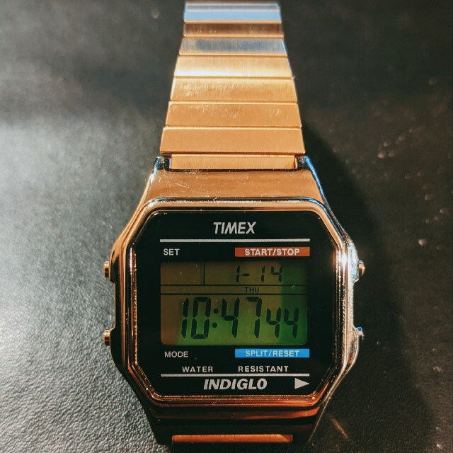 TIMEX(タイメックス)のTIMEX INDIGLO GOLD デジタル腕時計 メンズの時計(腕時計(デジタル))の商品写真