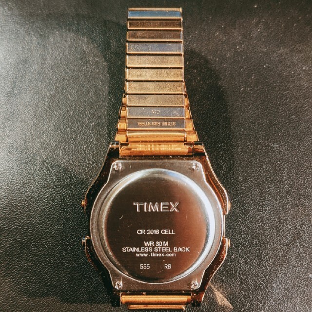 TIMEX(タイメックス)のTIMEX INDIGLO GOLD デジタル腕時計 メンズの時計(腕時計(デジタル))の商品写真