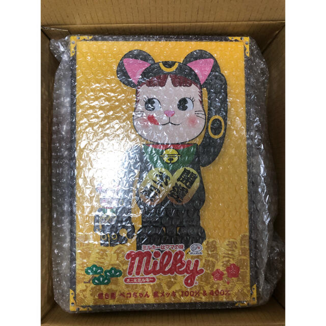 MEDICOM TOY(メディコムトイ)のBE@RBRICK 招き猫 ペコちゃん 黒メッキ 100％＆400% エンタメ/ホビーのおもちゃ/ぬいぐるみ(キャラクターグッズ)の商品写真