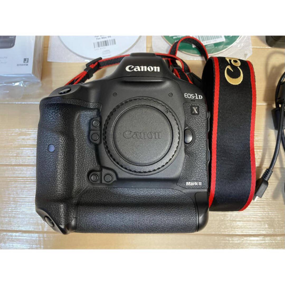 Canon(キヤノン)のCanon EOS-1DX MarkⅡ 美品　付属品　セット スマホ/家電/カメラのカメラ(デジタル一眼)の商品写真