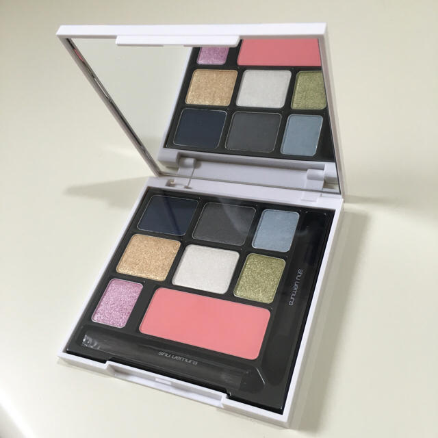 shu uemura(シュウウエムラ)の値下げ！シュウウエムラ限定品パレット！ コスメ/美容のベースメイク/化粧品(アイシャドウ)の商品写真