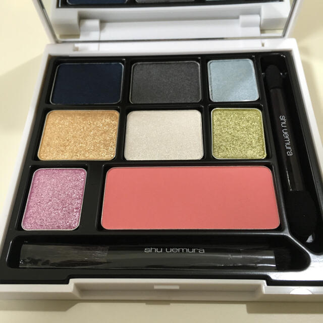 shu uemura(シュウウエムラ)の値下げ！シュウウエムラ限定品パレット！ コスメ/美容のベースメイク/化粧品(アイシャドウ)の商品写真