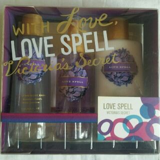 ヴィクトリアズシークレット(Victoria's Secret)のVS Love Spell ギフトセット(コフレ/メイクアップセット)