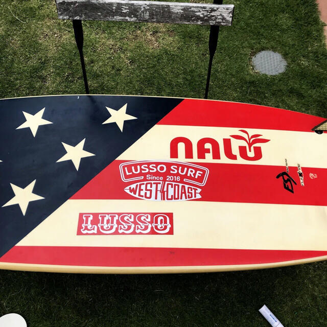 Ron Herman(ロンハーマン)の正規品☆LUSSO SURF 防水ステッカー　ホワイト☆RVCA スポーツ/アウトドアのスポーツ/アウトドア その他(サーフィン)の商品写真