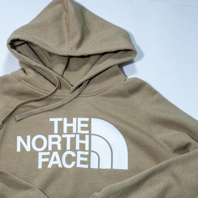 THE NORTH FACE(ザノースフェイス)の新品同様◆人気カラー◆THE NORTH FACE ハーフドームパーカー レディースのトップス(パーカー)の商品写真