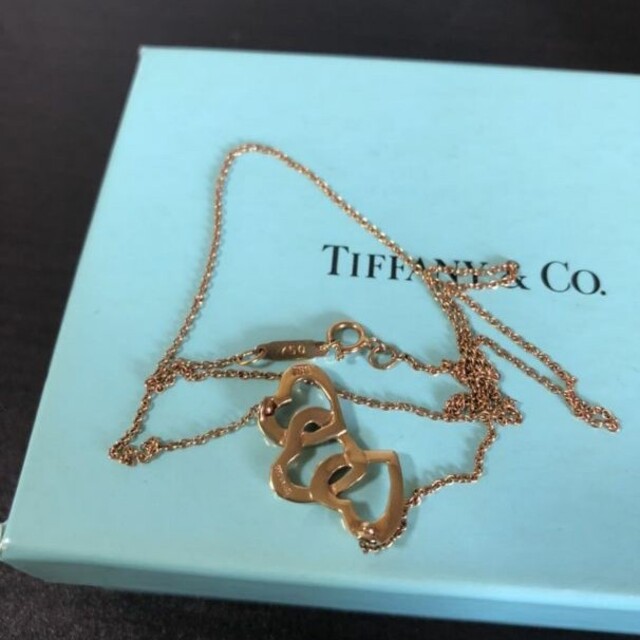 Tiffany & Co.(ティファニー)の値下げ！  Tiffany& Co.  オープントリプルハートネックレス レディースのアクセサリー(ネックレス)の商品写真