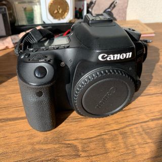 キヤノン(Canon)の【美品】Canon EOS 80D(W) ボディ(デジタル一眼)