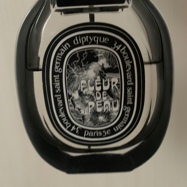 diptyque(ディプティック)のdiptyque 香水　fleur de peau コスメ/美容の香水(香水(女性用))の商品写真