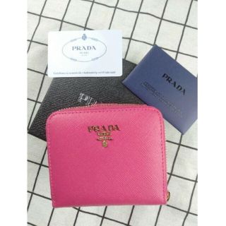 プラダ PRADA 二つ折り財布　ノベルティ