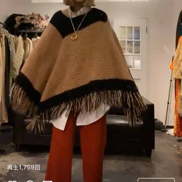 Ameri VINTAGE(アメリヴィンテージ)のLISE VINTAGE fringe poncho レディースのジャケット/アウター(ポンチョ)の商品写真