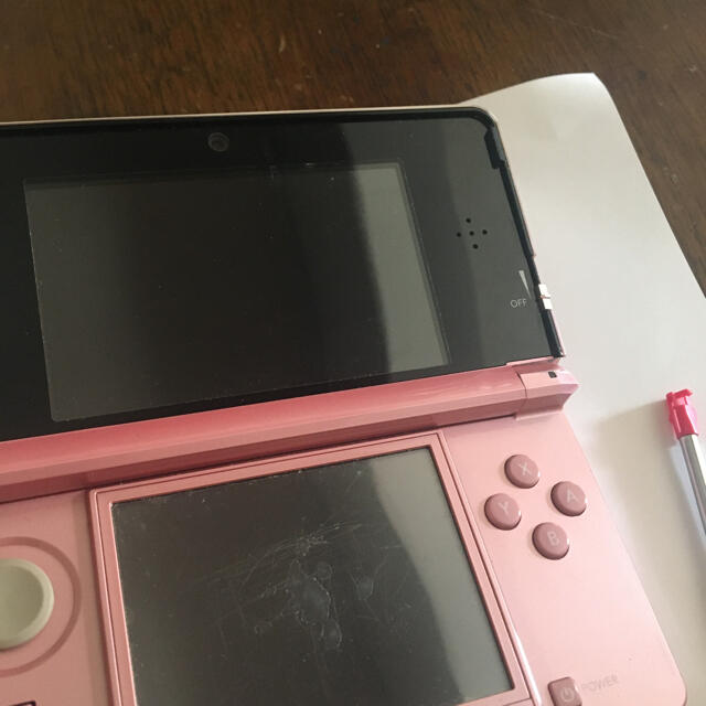 ニンテンドー3DS(ニンテンドー3DS)の３DS本体　ソフト四個付き　中古 エンタメ/ホビーのゲームソフト/ゲーム機本体(携帯用ゲーム機本体)の商品写真