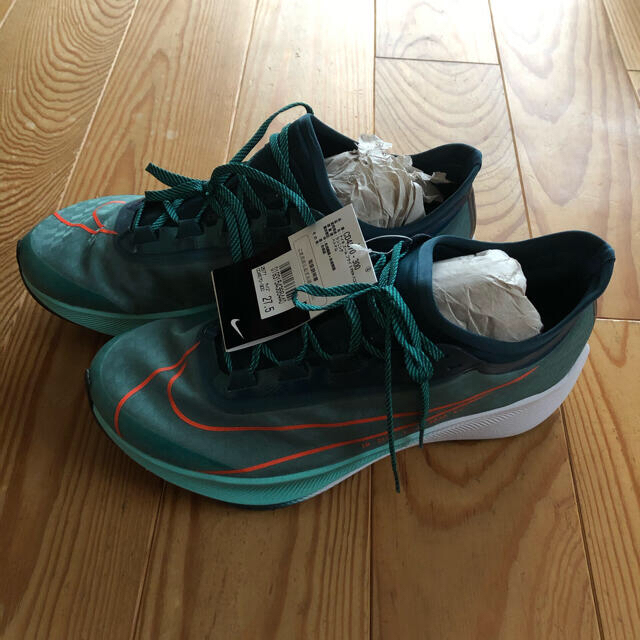 NIKE(ナイキ)のズーム フライ 3 PRM ZOOM FLY 3  27.5ｾﾝﾁ 新品未使用 スポーツ/アウトドアのランニング(シューズ)の商品写真