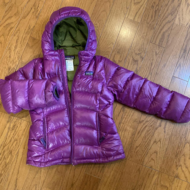 patagonia(パタゴニア)の【パタゴニア】ダウン　GIRL’S / S (8) 120cm - 130cm キッズ/ベビー/マタニティのキッズ服女の子用(90cm~)(コート)の商品写真