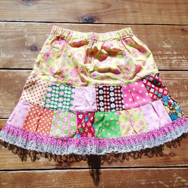 レトロパッチワークスカートの通販 by littleswallow雑貨店|ラクマ レトロパッチワークスカートの通販 by littleswallow雑貨店|ラクマ