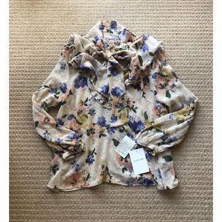 ジルスチュアート(JILLSTUART)の新品未使用タグ付き！ジルスチュアート☆フローティングフラワーボウタイブラウス(シャツ/ブラウス(長袖/七分))