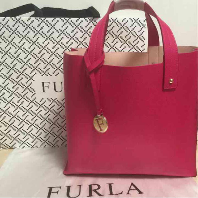 新品　値下げ　フルラ  トートバッグ　FURLA ピンク