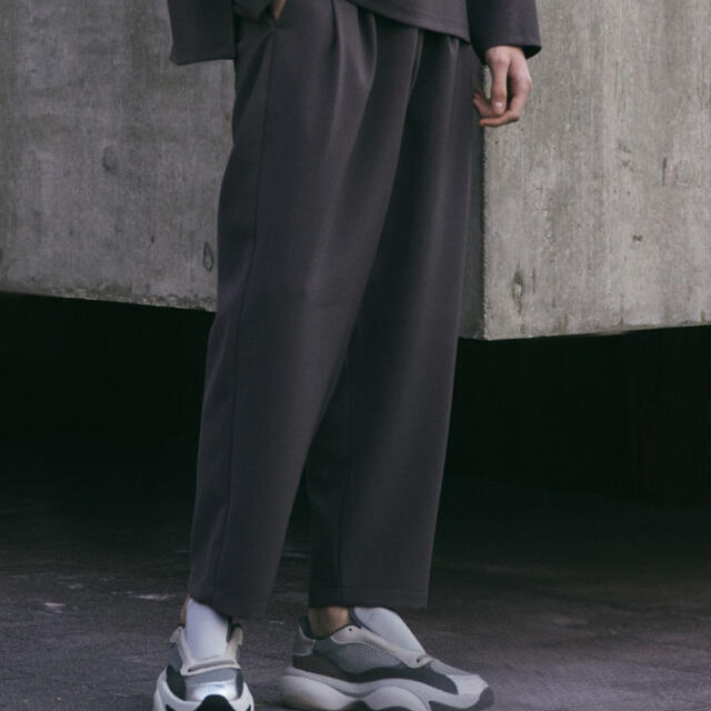 ATTACHIMENT(アタッチメント)のWYM × ATTACHMENT】 LOOSE TAPERED PANTS メンズのパンツ(スラックス)の商品写真