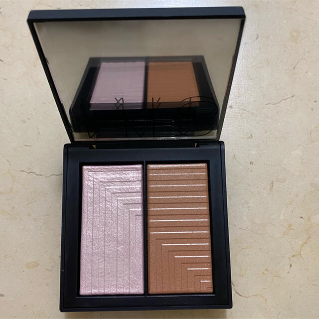 NARS(ナーズ)のNARSデュアルインテンシティーブラッシュ (CRAVING) 5504) コスメ/美容のベースメイク/化粧品(チーク)の商品写真