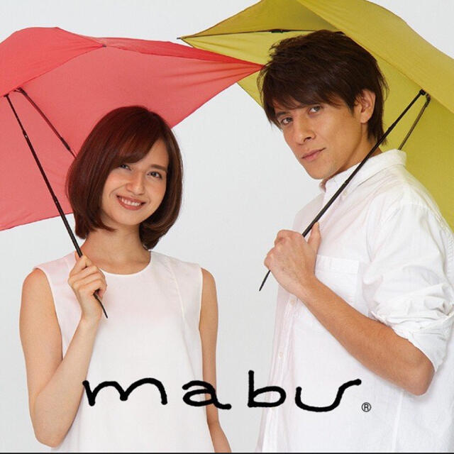 mabu(マブ)の新品未使用 mabu 超軽量折りたたみ傘ハネ レッド レディースのファッション小物(傘)の商品写真