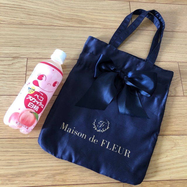 Maison de FLEUR(メゾンドフルール)の美品❤︎Maison de FLEUR ネイビー トートバッグ 美人百花付録 レディースのバッグ(トートバッグ)の商品写真