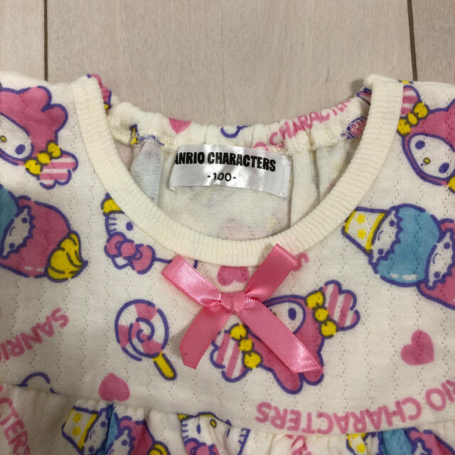 パジャマ ハローキティ 子供服 キッズ 100 キッズ/ベビー/マタニティのキッズ服女の子用(90cm~)(パジャマ)の商品写真