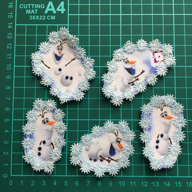 アナと雪の女王(アナトユキノジョオウ)のオラフ　ワッペン　ハンドメイド❣️ ハンドメイドのハンドメイド その他(その他)の商品写真